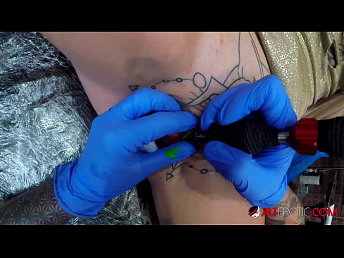 ❤️ Sully Savage-k izugarri tatuatu zuen klitorian tatuaje bat egin zuen ❤️ Sexu bideoa gurean eu.rionews.top
