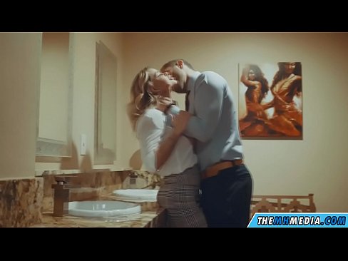 ❤️ Ilehoria busti batek komun publiko batean seduzitzen zaituenean ❤️ Sexu bideoa gurean eu.rionews.top